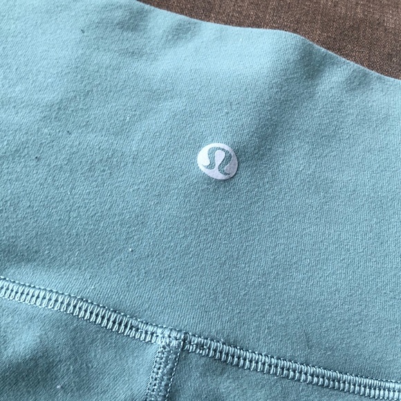 Lululemon aligns - Picture 2 of 2